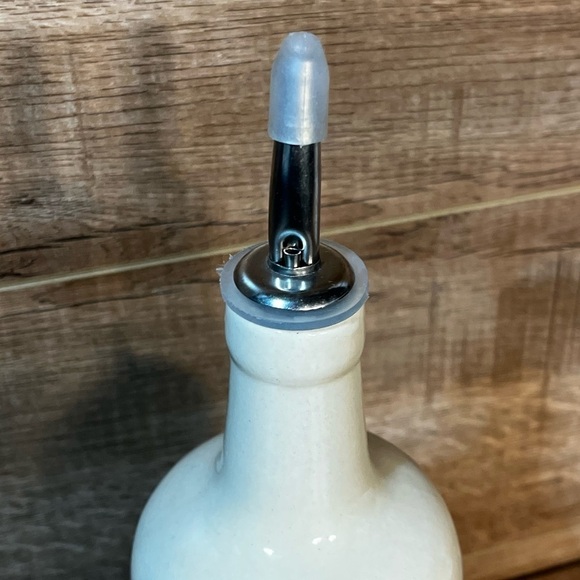 Thyme Ceramic Hand Painted Oil Bottle White & Green 350ml - Picture 6 of 10
